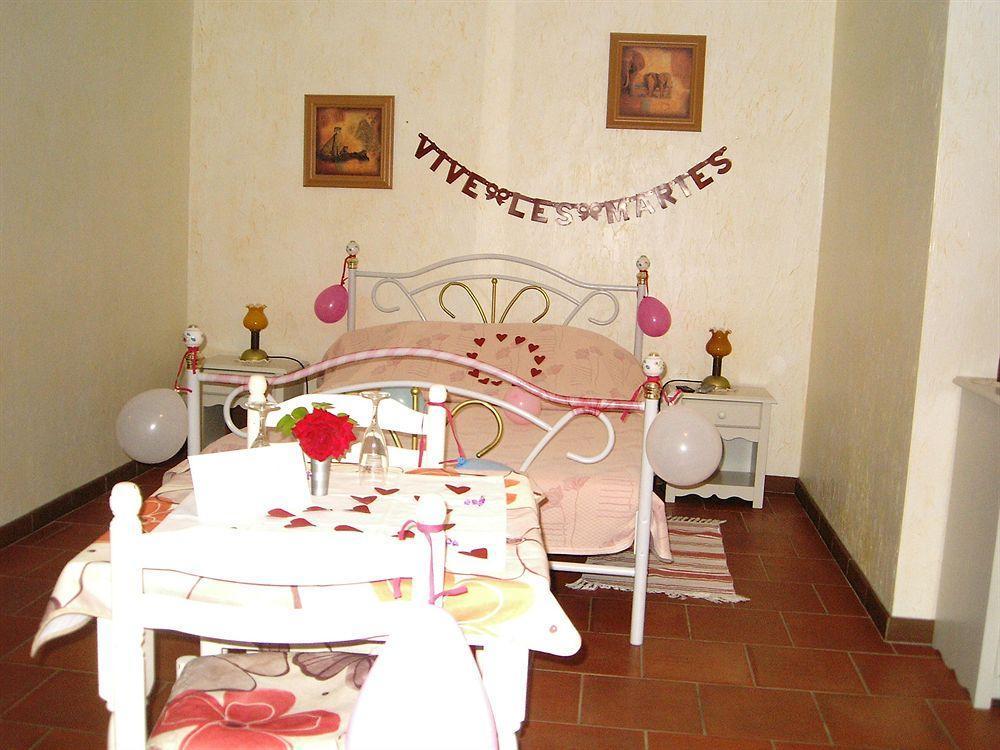 Mas Aurélia B&B Fréjus Kültér fotó