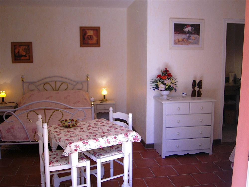 Mas Aurélia B&B Fréjus Kültér fotó