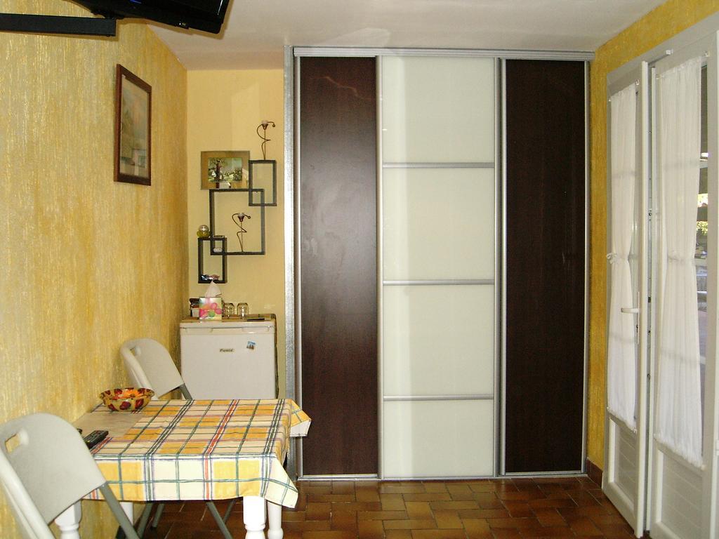 Mas Aurélia B&B Fréjus Kültér fotó