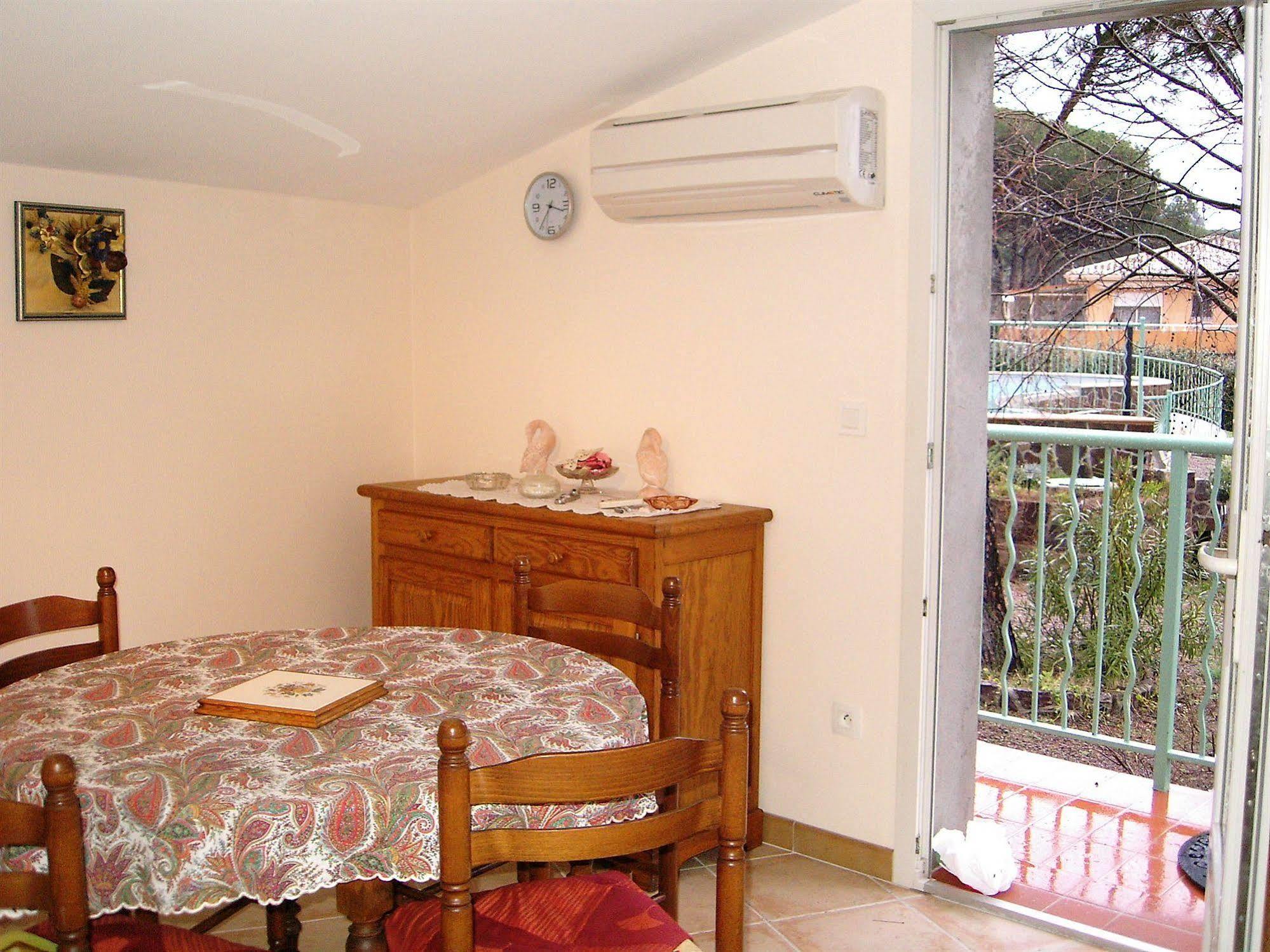 Mas Aurélia B&B Fréjus Kültér fotó