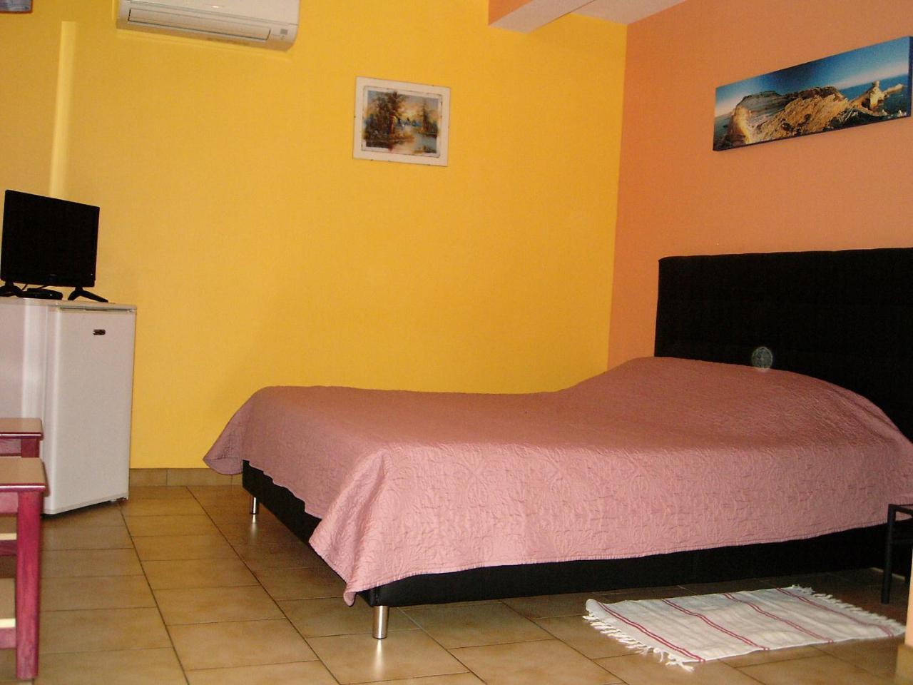Mas Aurélia B&B Fréjus Kültér fotó